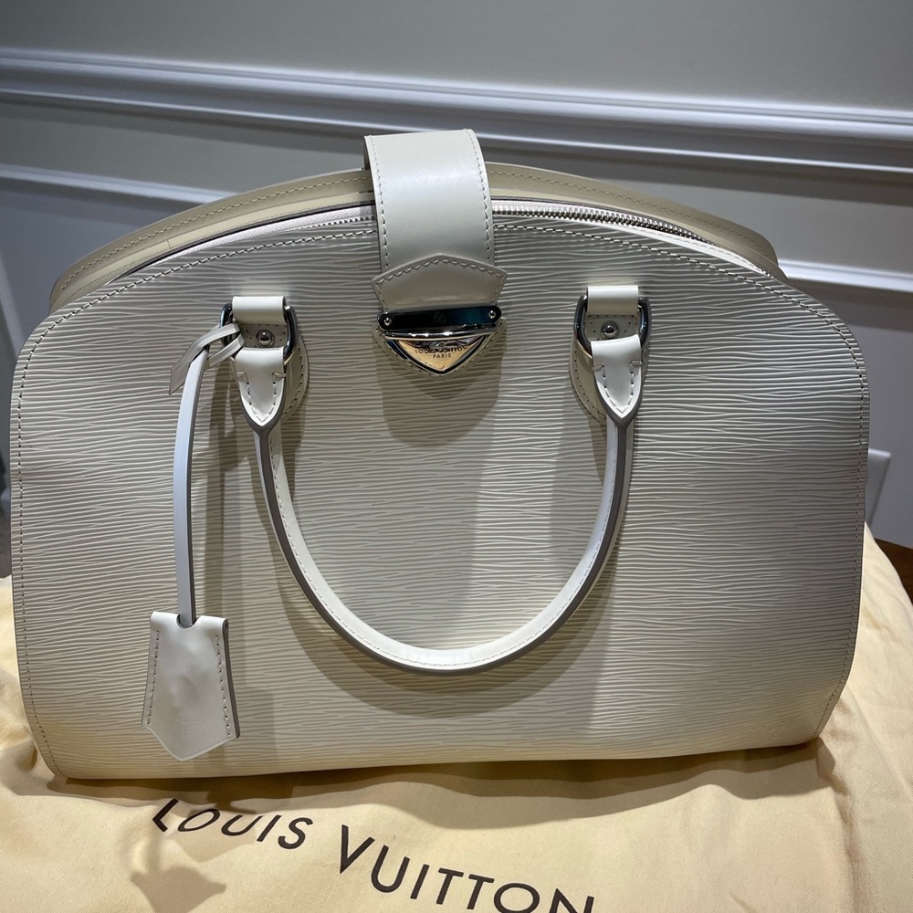 Authentic New Louis Vuitton Pot Neuf GM Ivory